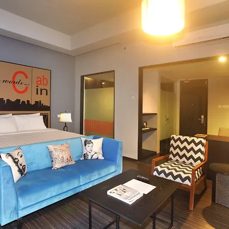 Cabin Hotel-2